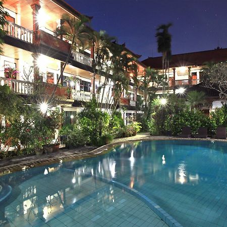 Kuta Dormitory At Simpang Inn Extérieur photo