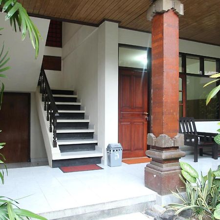 Kuta Dormitory At Simpang Inn Extérieur photo