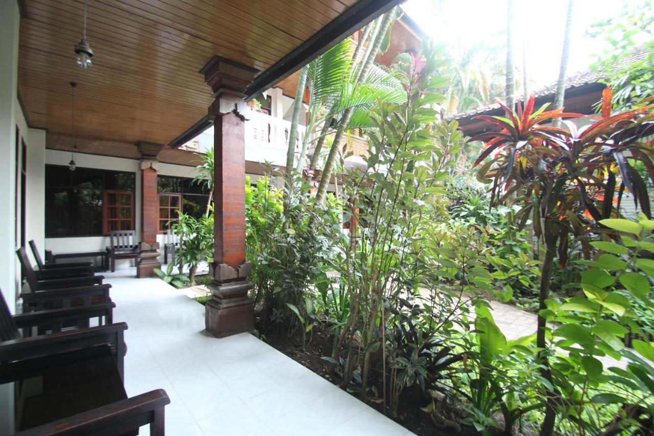 Kuta Dormitory At Simpang Inn Extérieur photo